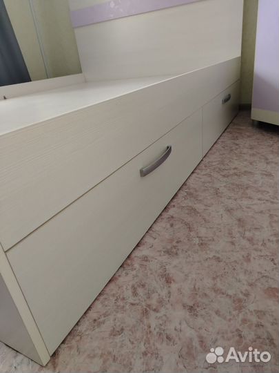 Спальный гарнитур