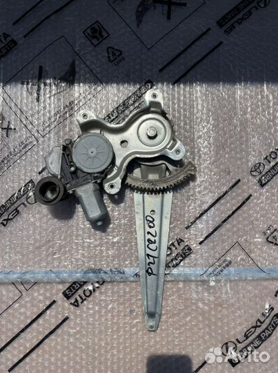 Стеклоподъемник задней двери Land Cruiser 200