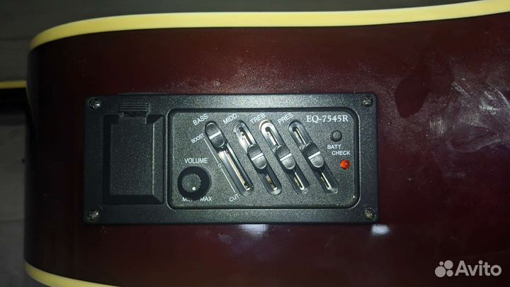 Акустическая гитара