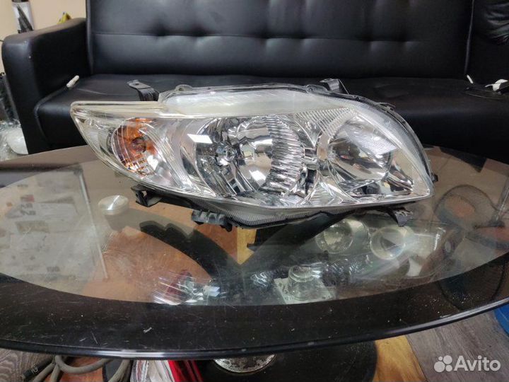 Фара галоген правая Toyota Corolla 150 2006-2009