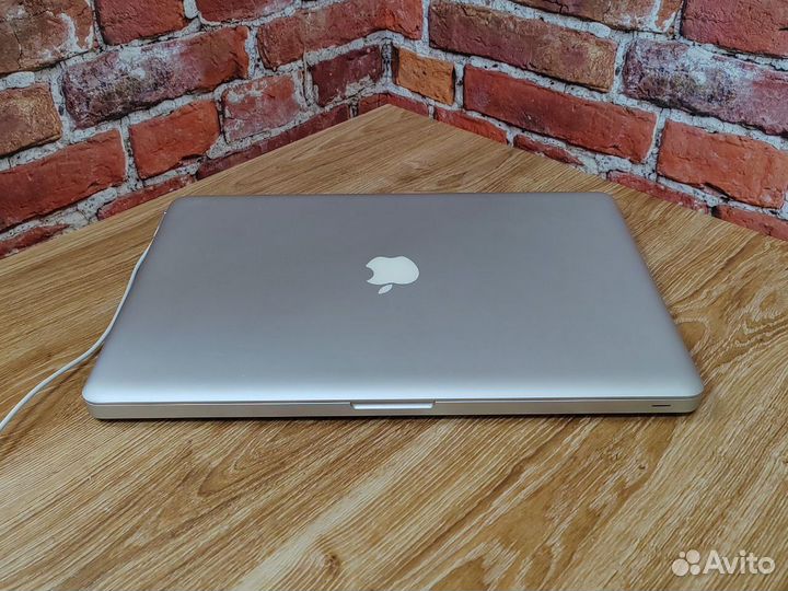 С дискретной видео MacBook Apple Игровой i7 Новый Акб