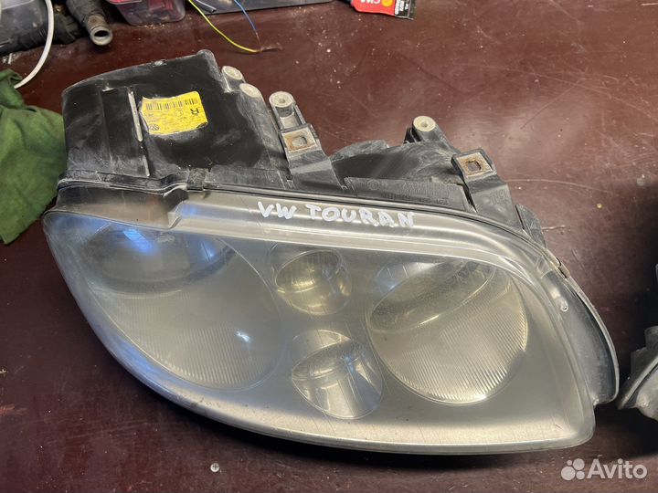 VW Touran Фары