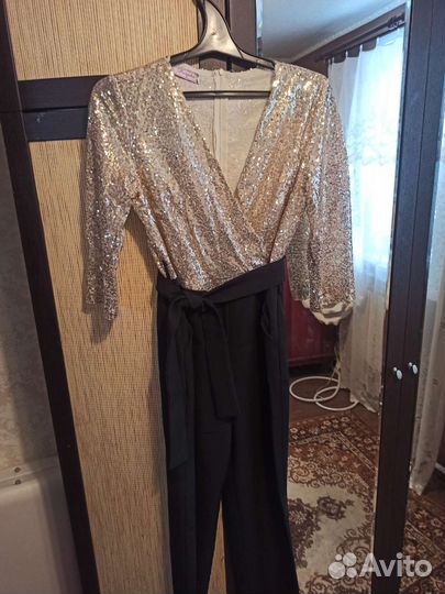 Комбинезон женский. Костюм