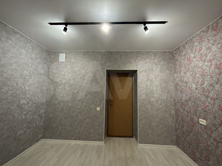 Комната 19 м² в > 9-к., 1/2 эт.