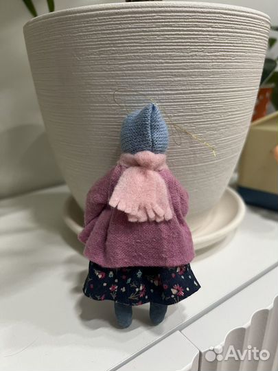 Елочная игрушка кукла