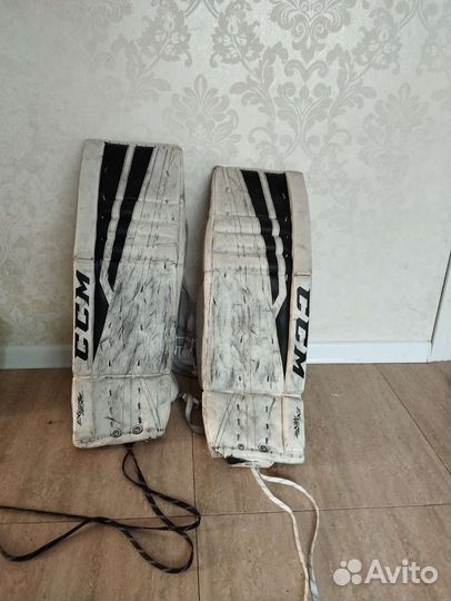 Щитки хоккейного вратаря