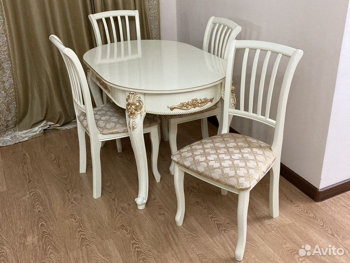 Столы и стулья———