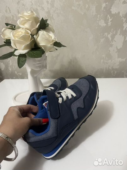 Кроссовки детские