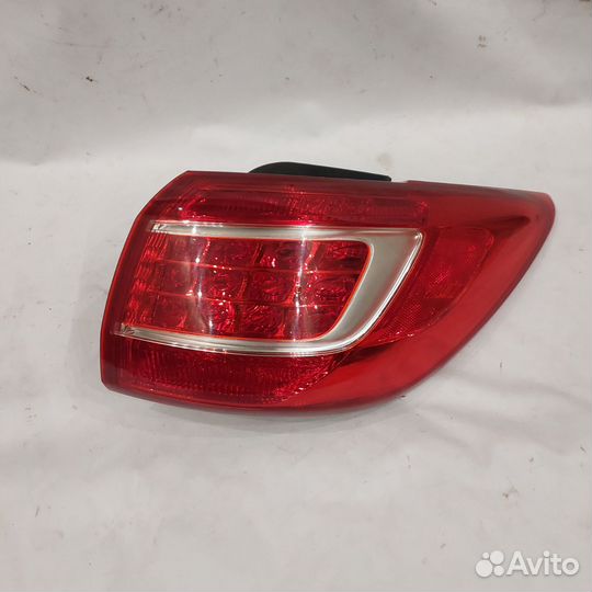 Фонарь правый Kia Sportage 3