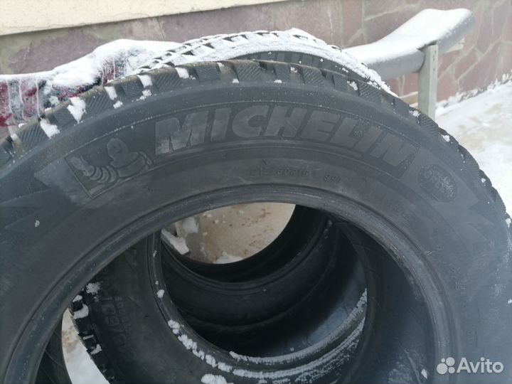 Michelin X-Ice North 3 215/60 R16