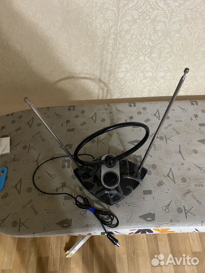 Комнатная антена с усилителем General Satelite