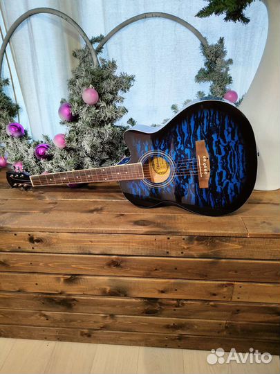 Акустическая гитара с чехлом