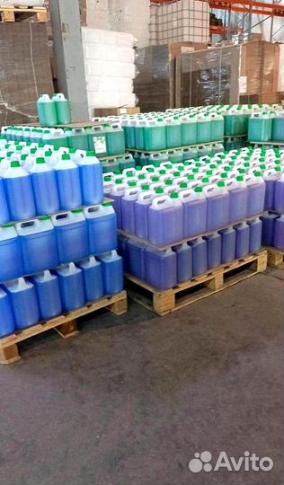 Средство для мытья полов в канистре