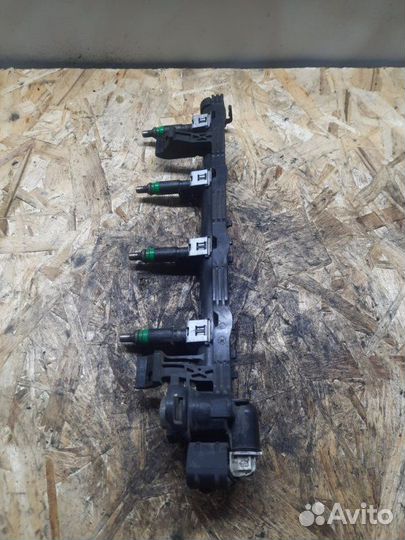 Топливная рампа Ford Focus 2 1.6 hxdb 2007