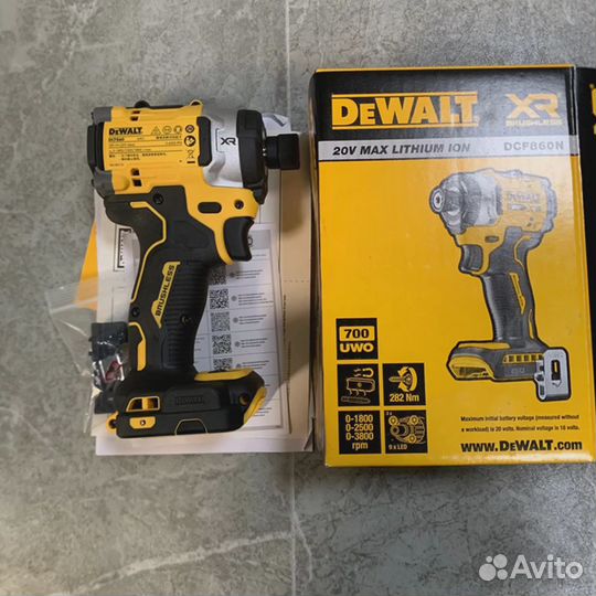 Бесщеточный ударный шуруповерт dewalt DCF860