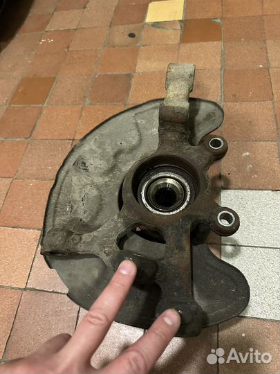 Поворотный кулак передний правый GLK 300 X204