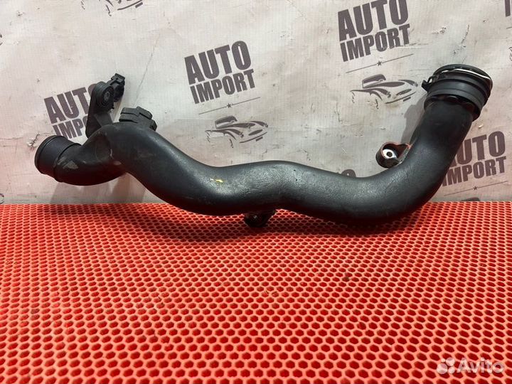 Патрубок интеркулера Volkswagen Golf