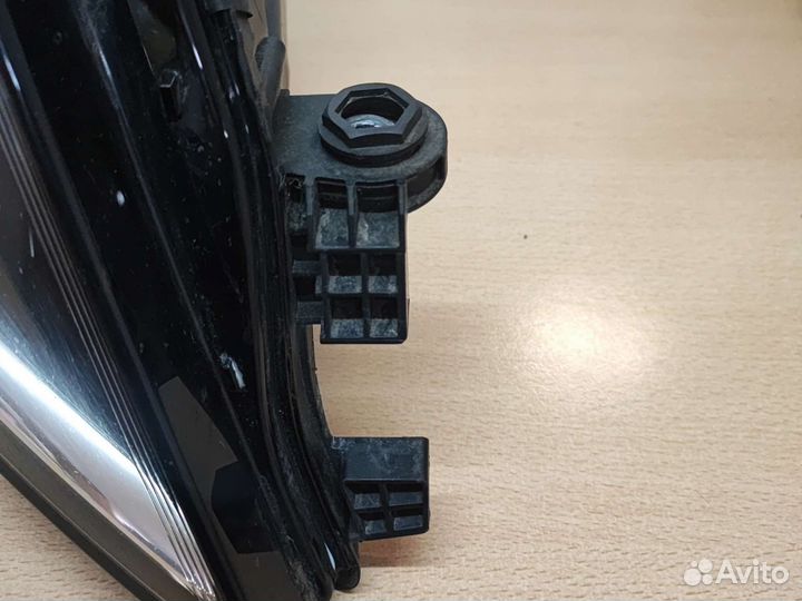 Фара правая на Skoda Octavia 2017-2020