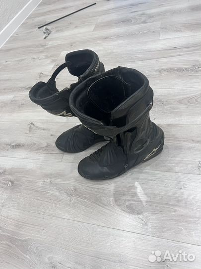 Мотоботы мужские и мотокуртка Alpinestars