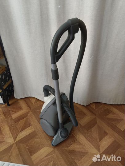 Пылесос Phillips FC 9022