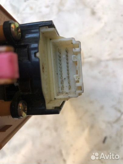 Блок управления стеклоподъемниками Toyota Mark X