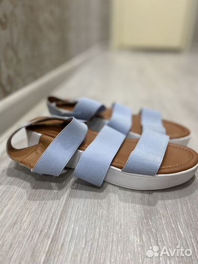 Сандалии для девочки