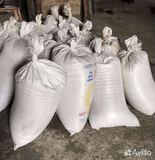 Пшеница в мешках