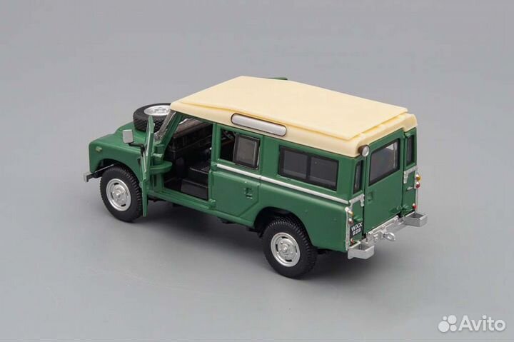 Land Rover Series III 109 Defender Cararama 1:43