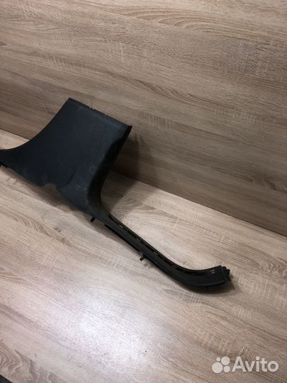 Накладка порога правого Volkswagen Touareg 1