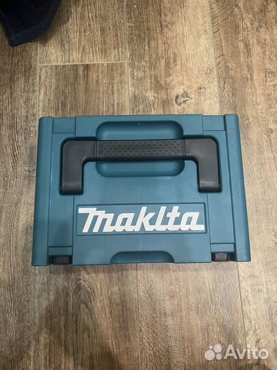 Гайковерт аккумуляторный makita 700