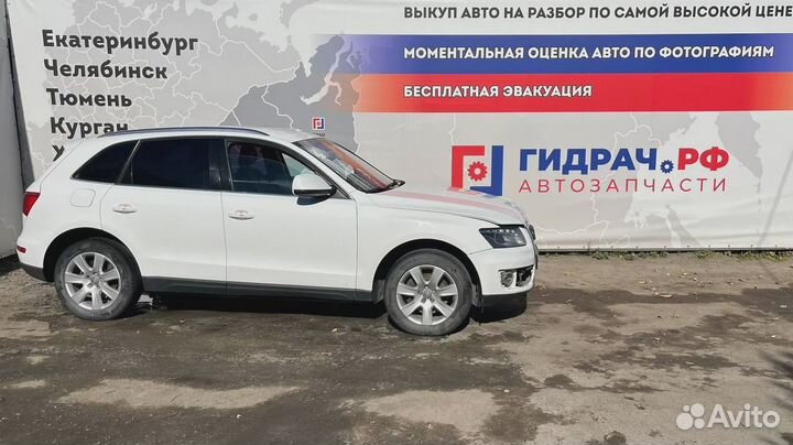 Фонарь задний в бампер левый Audi Q5 (8R) 8R0945095