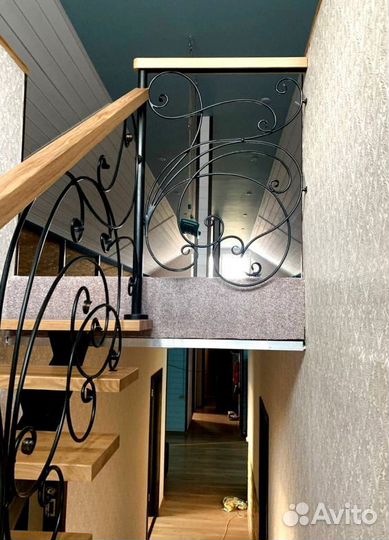 Лестница Г-образная с поворотными ступенями