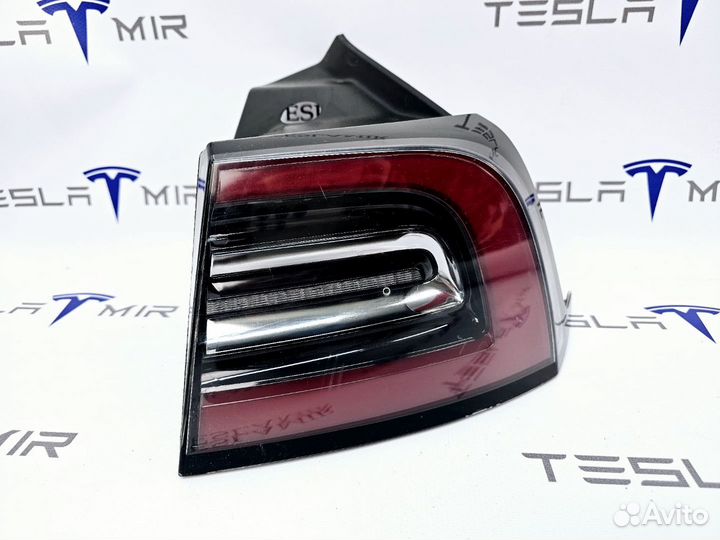 Фонарь задний правый Tesla Model 3 2021 1077400-00