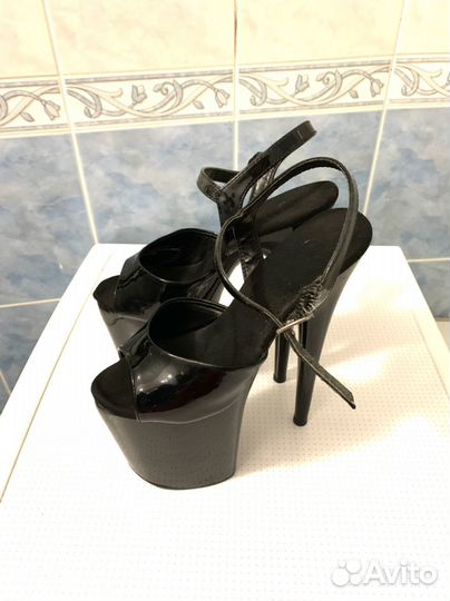 Стрипы pleaser 37 тройки