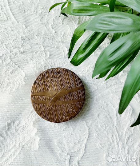 Винтажная пудреница из латуни 