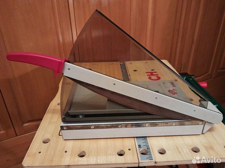 Резак для бумаги сабельный