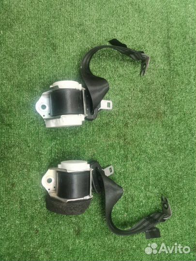 Ремень безопасности задний Ford Fiesta MK6 1.4