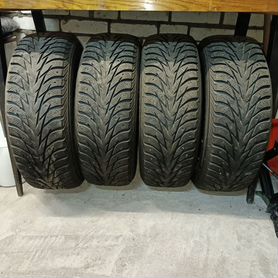 Yokohama Ice Guard Stud IG55 215/65 R16