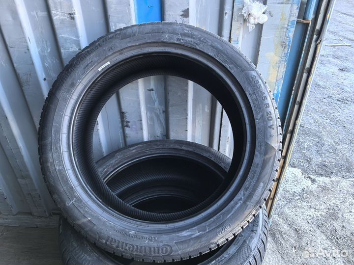 Continental WinterContact TS 850 P SUV 255/45 R20 101V