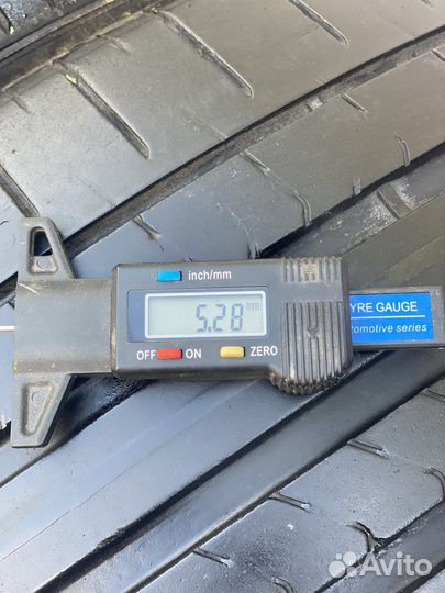 Pirelli P Zero PZ4 255/40 R20 Y