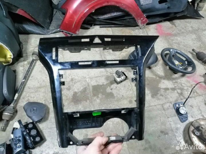 Рамка магнитолы Opel Astra H