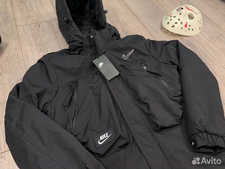 Мужская осенняя куртка с капюшоном Nike черная