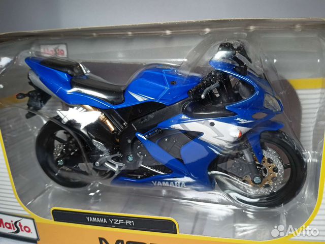 Модель мотоцикла Yamaha YZF-R1 1:12