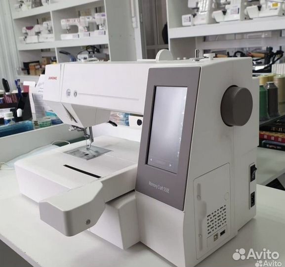 Вышивальная Janome Memory Craft 550E