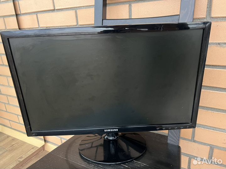 Монитор Samsung s22d300ny