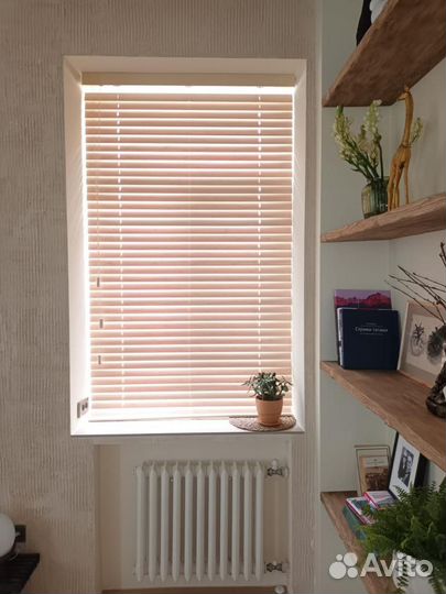 Горизонтальные деревянные жалюзи