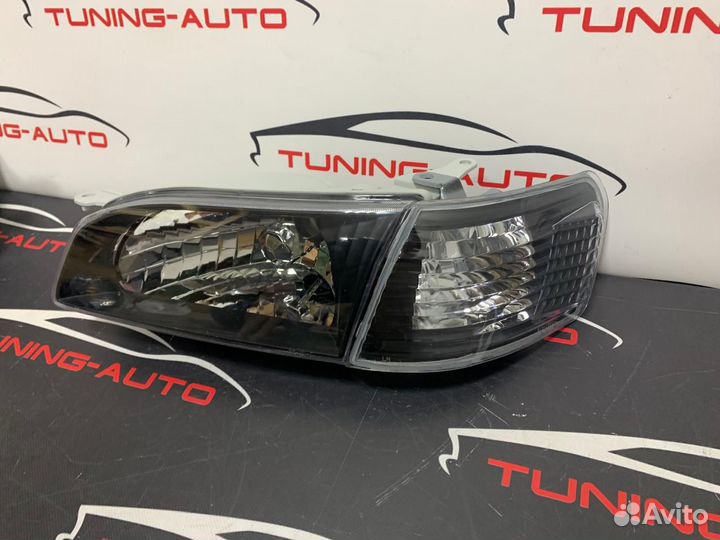 Фары RH+LH Toyota Corolla (E110/111/114) 1997-2000 год Комплект Темные