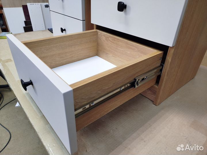 Тумба прикроватная