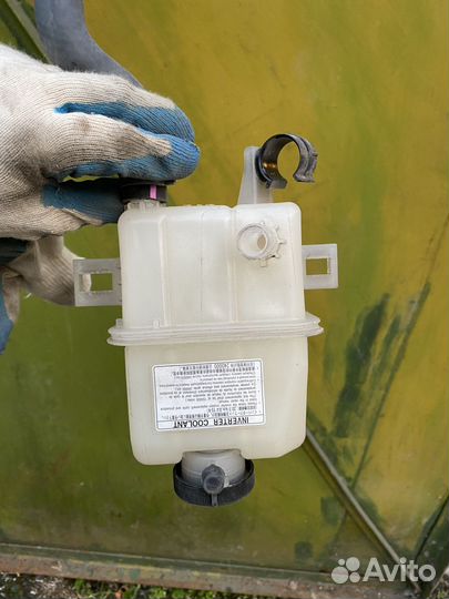 Расширительный бачок Toyota Prius 50/55