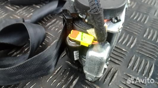 Ремень безопасности с пиропатроном сиденья передне